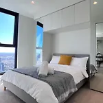 Heart Of Melbourne Cbd Skyhigh City And Sea View 2 Bedroom