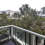 Treetop Tranquillity On Queen