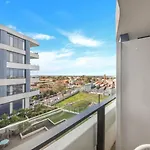 Cool And Contemporary On The City Edge