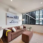 Cool And Contemporary On The City Edge