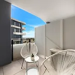 Cool And Contemporary On The City Edge