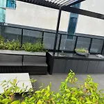Elegant City Escape 2Br Retreat With Pool, Gym