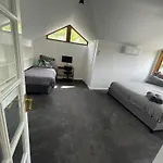 Luxury 5 Bedrooms, Pool, Quiet