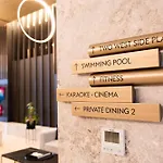 Luxury Apartment With Parking & Large Balcony