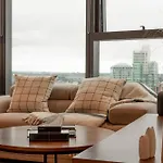 Essence Residence With Bay Views & Parking