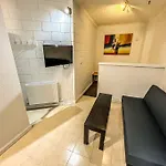 Melbourne Studio Unit - 107