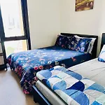 Melbourne Cbd Empire Apartment