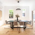 Stylish Contemporary Retreat St Kilda