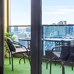 The Spencer Suite - Cityscape Panorama With Pool