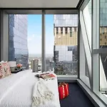 A Lux 2Br Apt Next To Southern Cross City Views