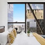 A Lux 2Br Apt Next To Southern Cross City Views
