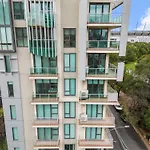 East Melbourne 2Br Apartment