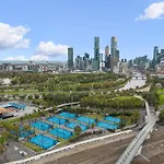 East Melbourne 2Br Apartment