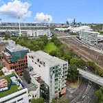 East Melbourne 2Br Apartment