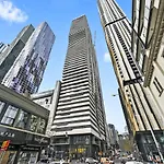 A Cozy 2Br Apt Next To Queen Victoria Market & Melbourne Central With City Views