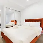 Cozy Nest In Prime Hawthorn W Parking & Pool