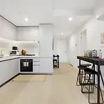Cozy Nest In Prime Hawthorn W Parking & Pool