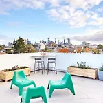 Central Classic Collingwood Modern Apt