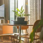Trendy Inner-City Living Brunswick Apt For Two