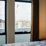 Panoramic View Cbd 1 Bed Apt +Office