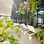 Melbourne Luxury Apartment Steps Away From Crown