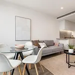 1 Bedroom With Breathtaking City Views
