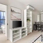 A Chic & Comfy 2Br Apt On Collins With City Views
