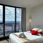 Lvl 76 Skyline Modern Luxury 3 Bedroom In Melbourne Cbd