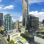 Sophisticated 2-Bed With Striking City Views