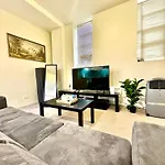 Spacious 2B2B With Car Park Near Chinatown And Melbourne Central