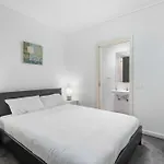 Cosy 1-Bed Apartment In The Heart Of Melbourne