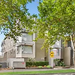 Richmond On The River, Sleeps 6