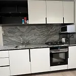 Wsp 2Br +Balcony/Free Parking /Heated Pool/Sauna/Gym