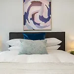 Modern, Executive 1 Bedroom Apartment With Balcony