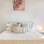 Comfy 2-Bed Balcony Unit Near Iconic Chapel St