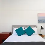 Dispensary-Art Deco Apartment In St Kilda