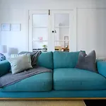 Dispensary-Art Deco Apartment In St Kilda