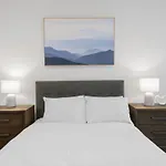 Peaceful 1-Bed Unit With A Spacious Balcony