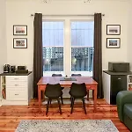 Victorian Elegance By The Mcg & Rod Laver Arena