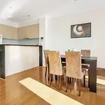 Spacious Living And Grand Views In Southbank