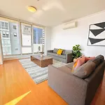 Spacious Living And Grand Views In Southbank