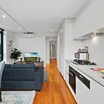 Bright Apartment With City Views In Trendy Locale
