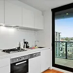 Bright Apartment With City Views In Trendy Locale