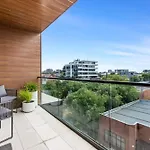 Great Richmond 1-Bed Conveniently Located By Shops