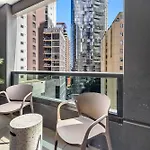 Modern Southbank 2-Bed Apartment With Gym & Pool