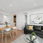 Sleek Lvl 75 Apt W Skyline Views In Aurora Complex
