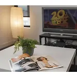 Modern 2 Bed Apartment In Trendy Collingwood