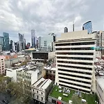 Spacious Family Home On Bourke City Centre