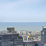 Callie-2B2B-Freewifi-Stunningview-Next To Skybus