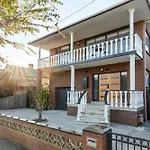Charming Retreat In Footscray
